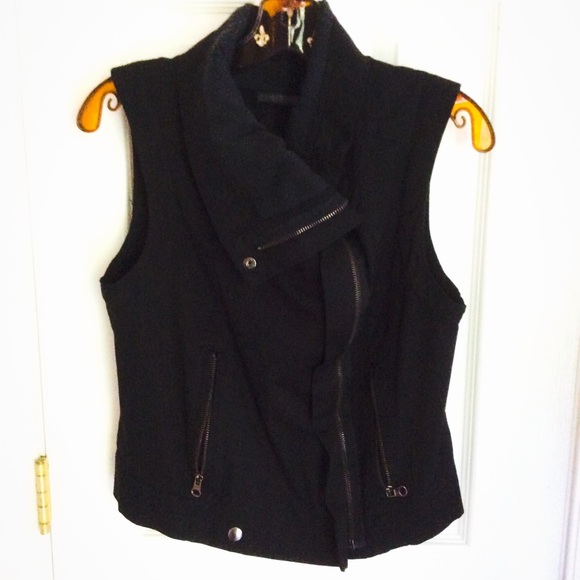 Zara Jackets & Blazers - Zara Zip Up Vest